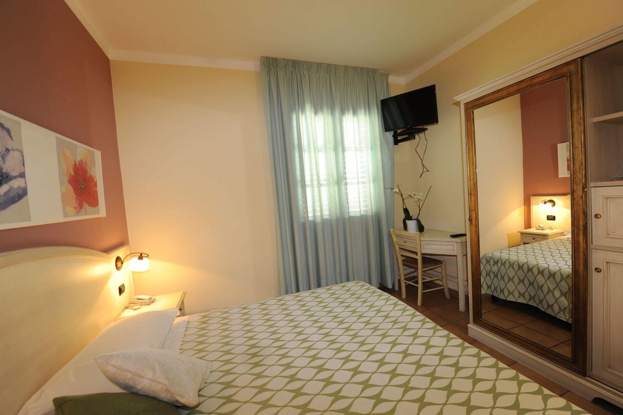 Hotel Sextum Bientina Exterior foto